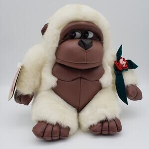 NWT Unique 7" Ape Gorilla Brown Faux Leather Body White Fur Corsage Boutonniere